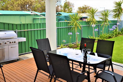 Eastern Breeze - Accommodation Asia 8
