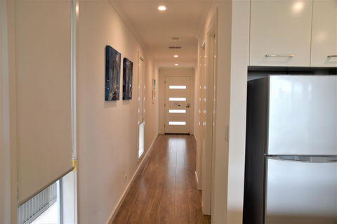 Eastern Breeze - Accommodation Asia 6