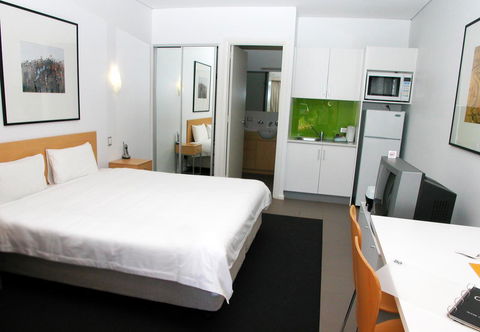 Majestic Oasis Apartments - Accommodation Asia 11
