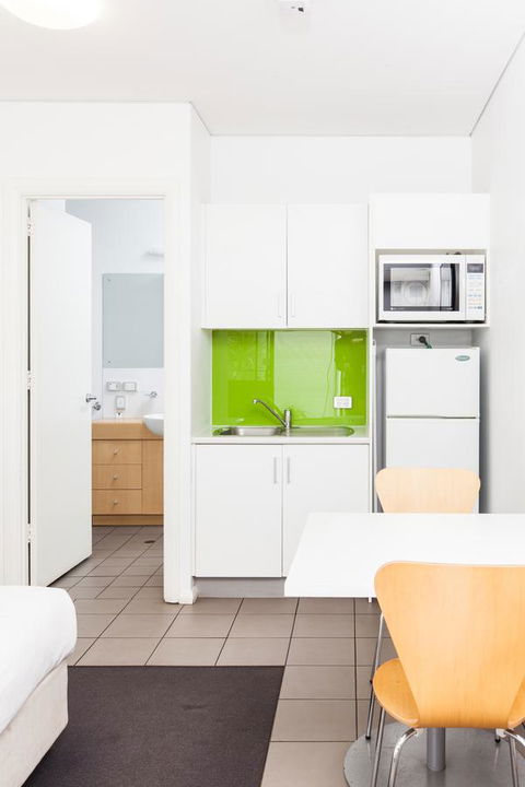 Majestic Oasis Apartments - Accommodation Asia 28