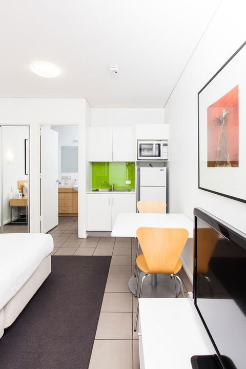 Majestic Oasis Apartments - Accommodation Asia 27
