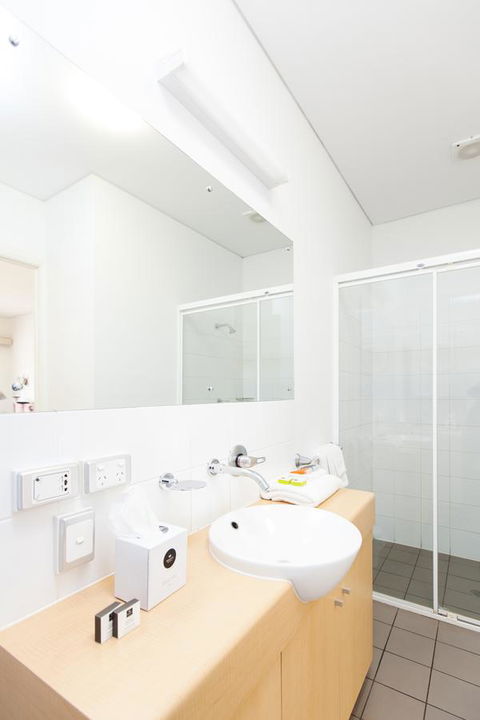 Majestic Oasis Apartments - Accommodation Asia 25
