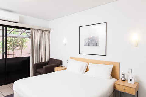 Majestic Oasis Apartments - Accommodation Asia 30
