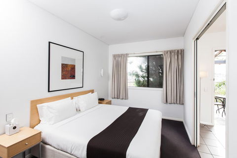 Majestic Oasis Apartments - Accommodation Asia 19