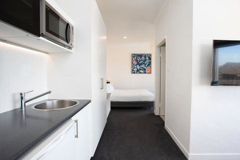 Bay 10 - Suites And Apartments - Accommodation Asia 1