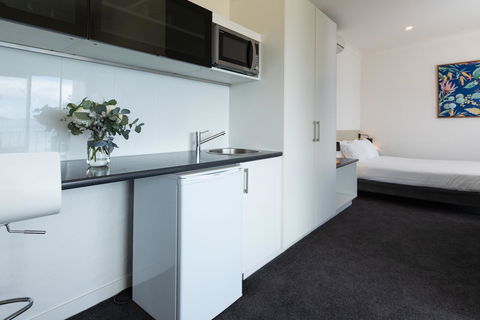 Bay 10 - Suites And Apartments - Accommodation Asia 18