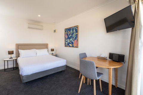 Bay 10 - Suites And Apartments - Accommodation Asia 8