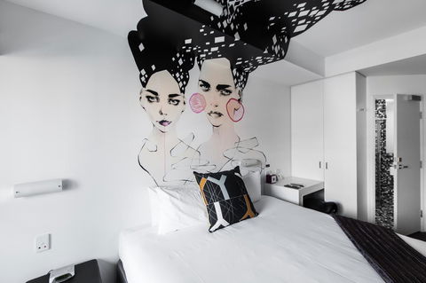 Majestic Minima Hotel - Accommodation Guide 18