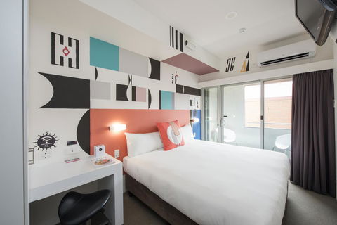 Majestic Minima Hotel - Accommodation Guide 1