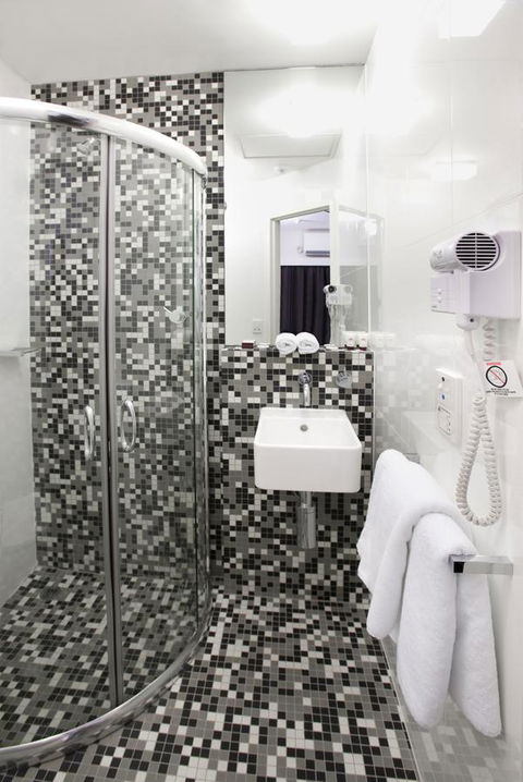 Majestic Minima Hotel - Accommodation Guide 9