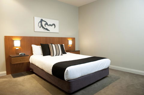 Mantra Hindmarsh Square - Accommodation Guide 24