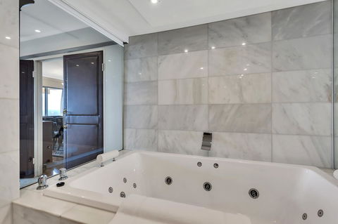 Stamford Plaza Adelaide - Accommodation Guide 40