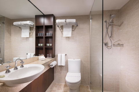 Stamford Plaza Adelaide - Accommodation Guide 9