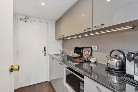 Stamford Plaza Adelaide - Accommodation Guide 41