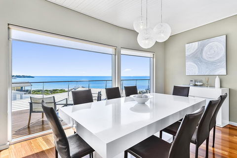 Aloha Waterfront Properties - Accommodation Guide 11