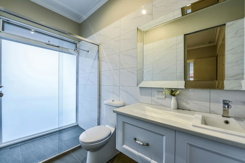 Aloha Central Luxury Apartments - Accommodation Asia 16