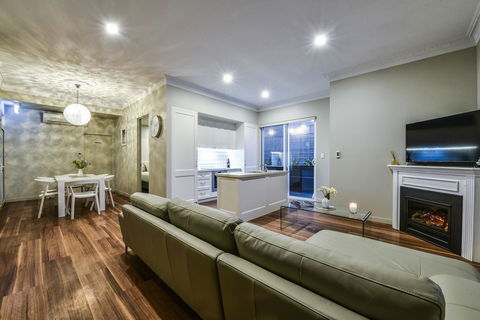 Aloha Central Luxury Apartments - Accommodation Asia 8