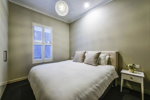 Aloha Central Luxury Apartments - Accommodation Asia 4