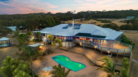 Doyles On The Bay - Accommodation Asia 1