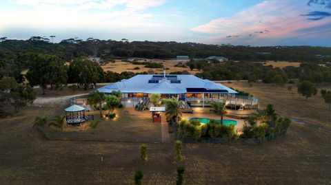 Doyles On The Bay - Accommodation Asia 0