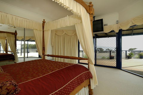 Doyles On The Bay - Accommodation Asia 24