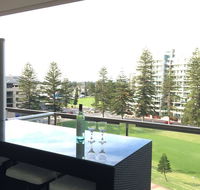 Beachside Luxury getaway in Glenelg - Accommodation Asia