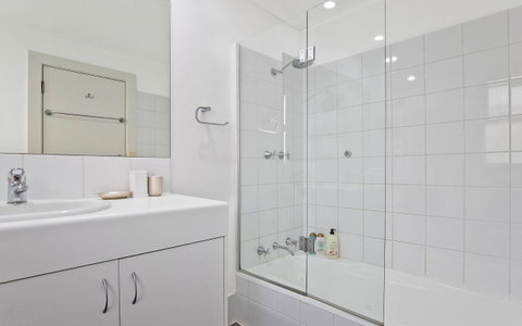 Glenelg Oasis Studios - Accommodation Guide 11