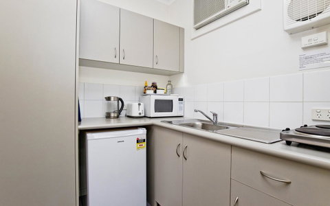 Glenelg Oasis Studios - Accommodation Guide 10