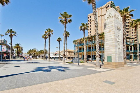 Glenelg Oasis Studios - Accommodation Guide 16
