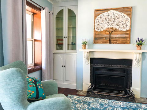 Inglenook Cottage - Accommodation Asia 2