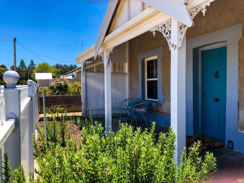 Inglenook Cottage - Accommodation Asia 0