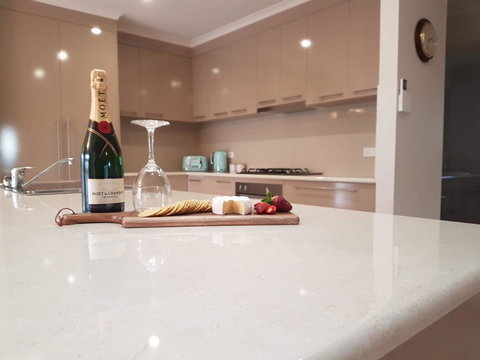 Little On Ash - Accommodation Asia 10