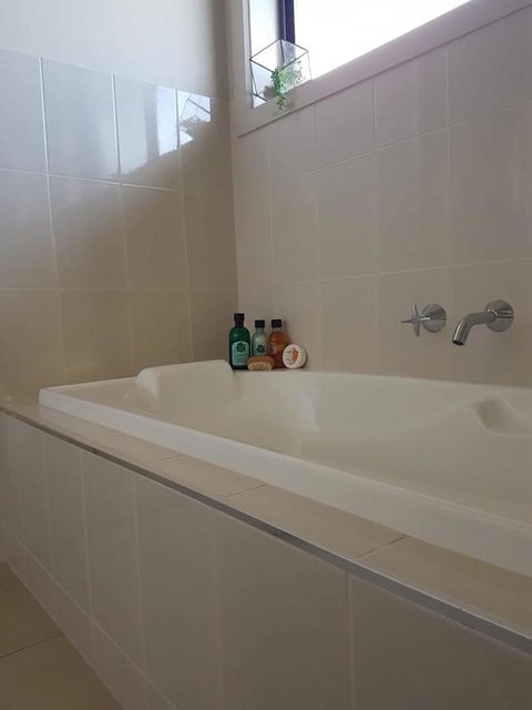 Little On Ash - Accommodation Asia 1