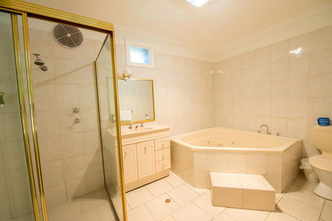Jacksons Motor Inn - Accommodation Asia 7