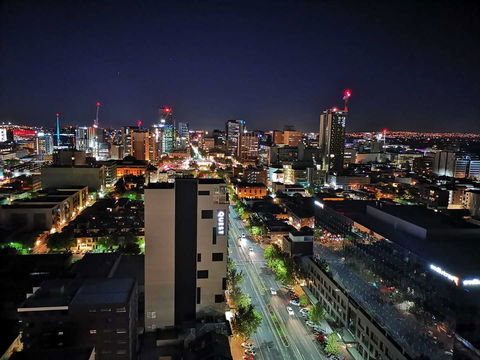 Modern CBD Apartment With Panoramic View - Accommodation Asia 5