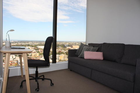 Modern CBD Apartment With Panoramic View - Accommodation Asia 4