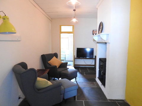 Cooks Cottage - Accommodation Asia 1