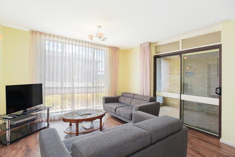 The Dolphins Beachfront Apartments - Accommodation Asia 5