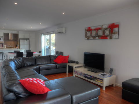Home On Torrens - Accommodation Asia 26