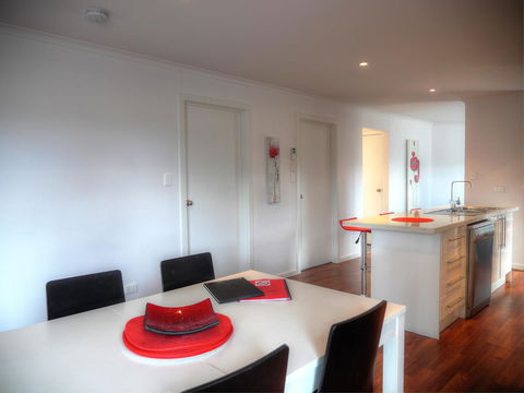 Home On Torrens - Accommodation Asia 21