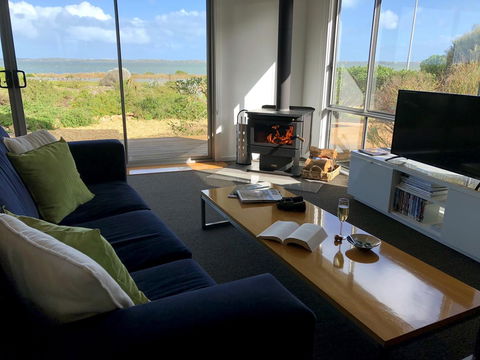 Coorong Waterfront Retreat - Accommodation China 8