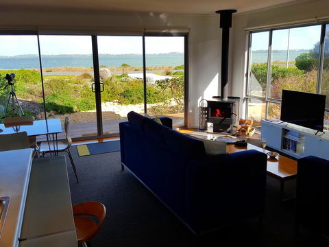 Coorong Waterfront Retreat - Accommodation China 0