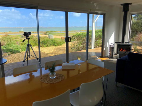 Coorong Waterfront Retreat - Accommodation China 7