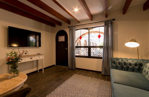 The Manor Basket Range - Accommodation Asia 7