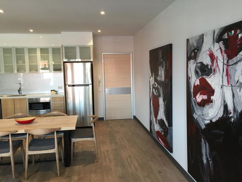 Semaphore Splash Apartments - Accommodation Asia 8