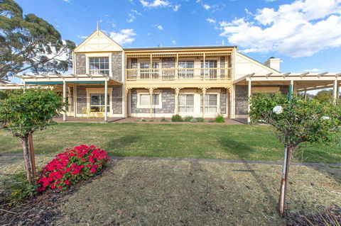 Angaston House - Accommodation Asia 24