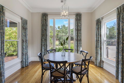Grandview Accommodation - The Elm Tree Apartments - Accommodation Asia 7