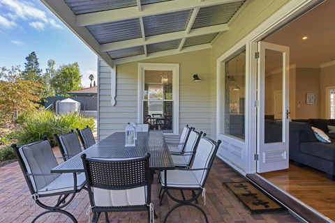 Grandview Accommodation - The Elm Tree Apartments - Accommodation Asia 27