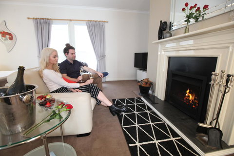 Wine And Roses Bed And Breakfast - Accommodation Asia 8