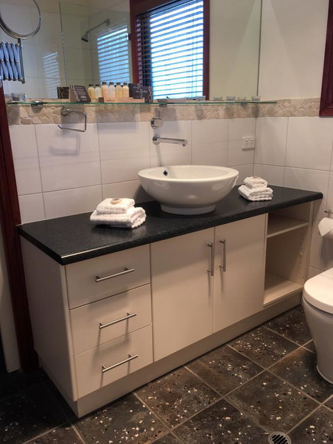 Wine And Roses Bed And Breakfast - Accommodation Asia 38